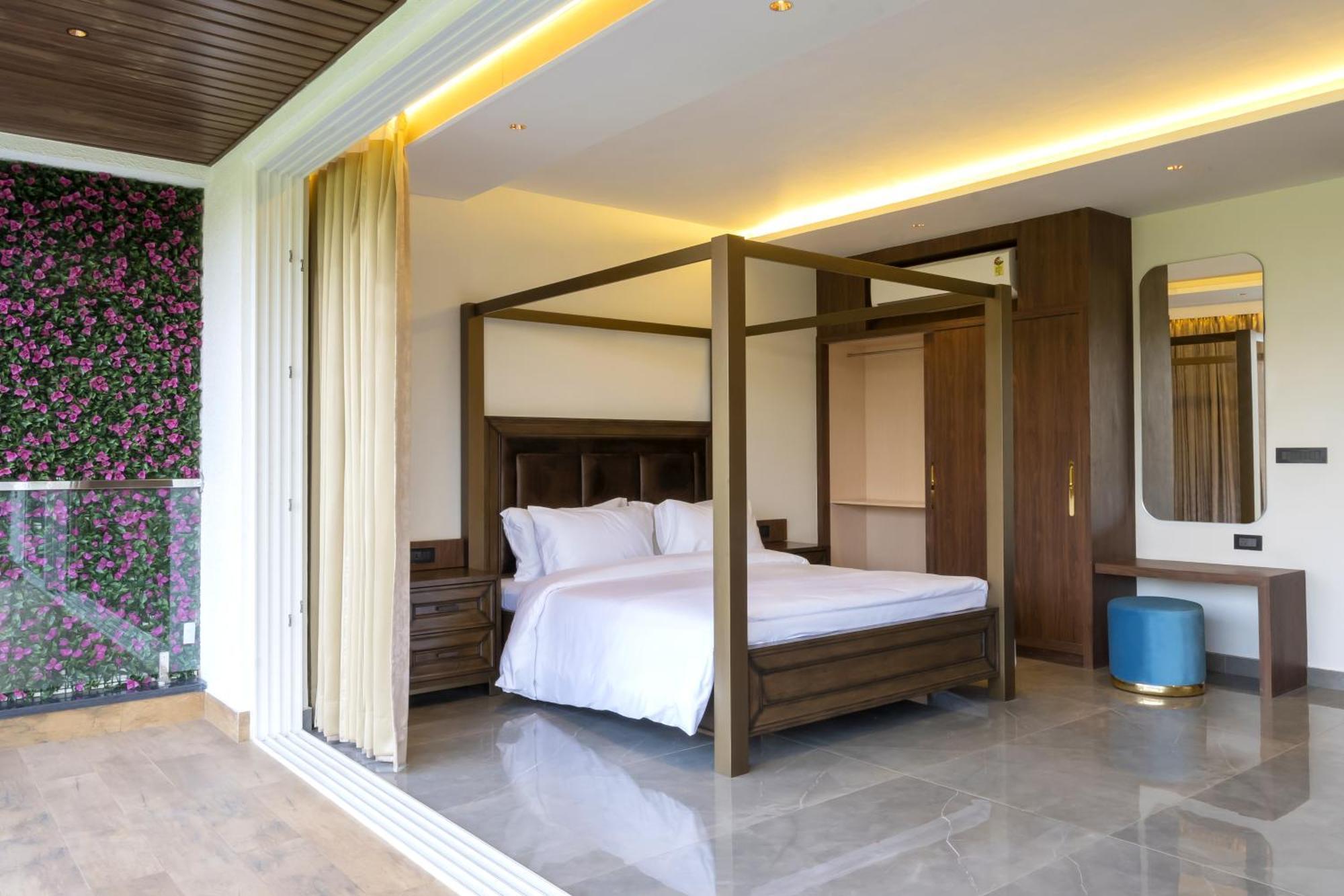 The Tanisi And Resorts, Candolim